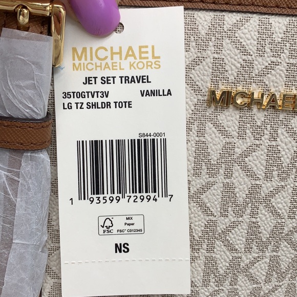 MICHAEL KORS
Jet Set Travel Large Logo Tote Shoulder Bag
COLOR VANILLA - Picture 10 of 16